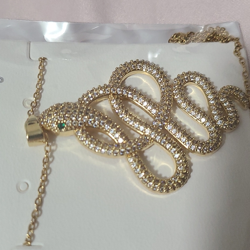 Luxury Serpent Crystals Pendant With necklace - Picture 3 of 3